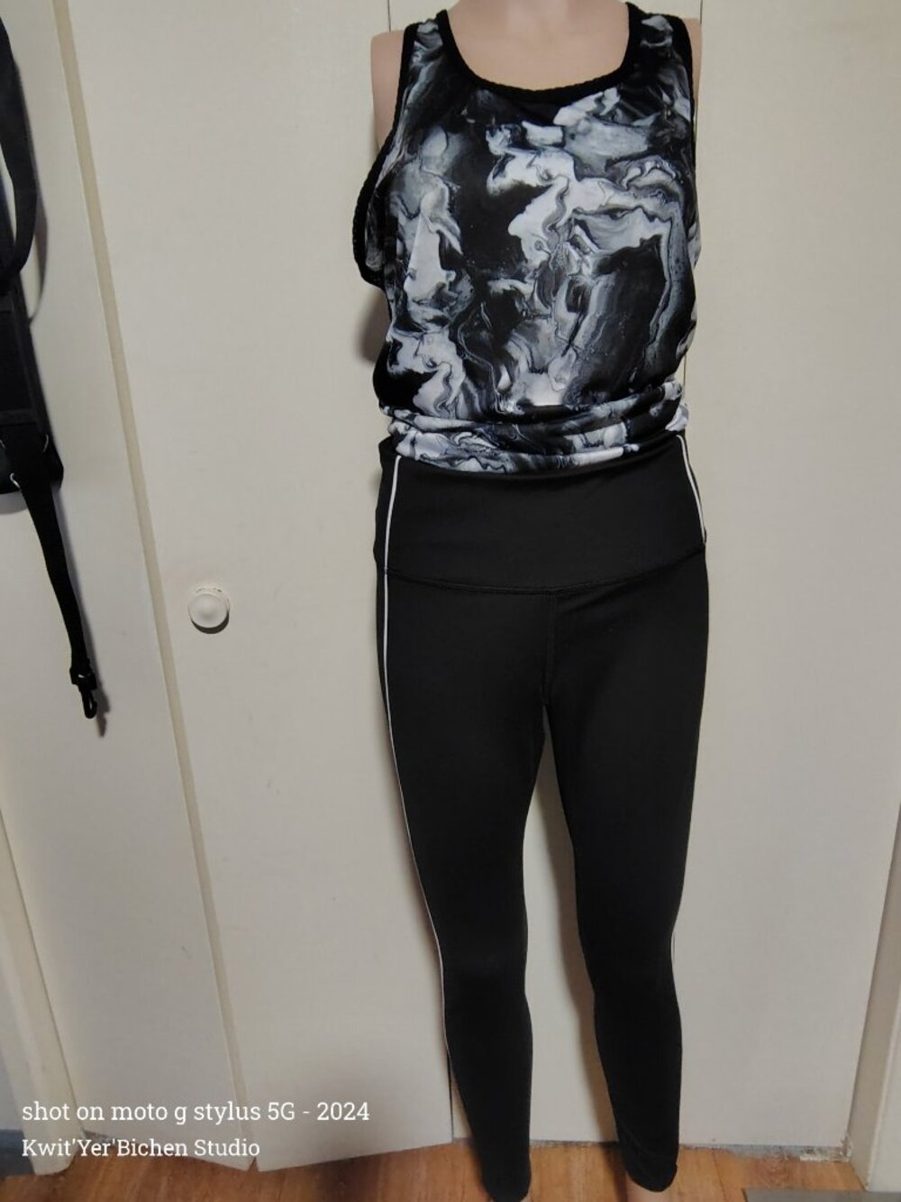 Women's Athletic Leggings and Tank Top Set AVIA